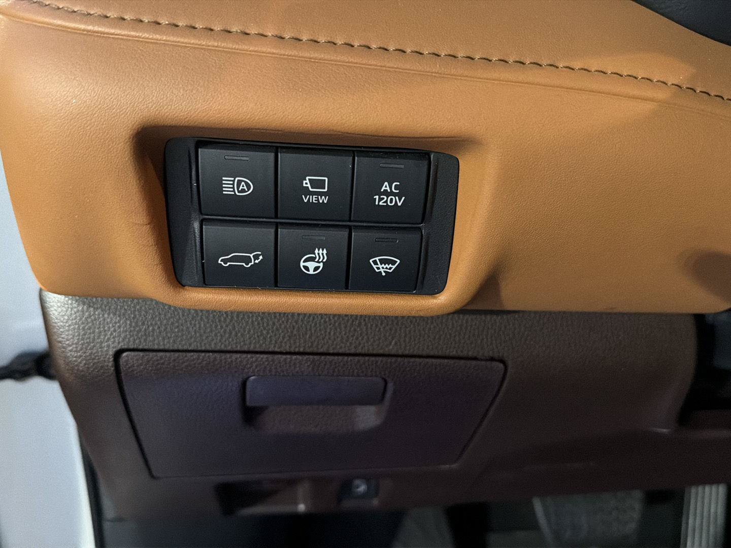 Used 2020 Toyota Highlander Platinum FWD image 20