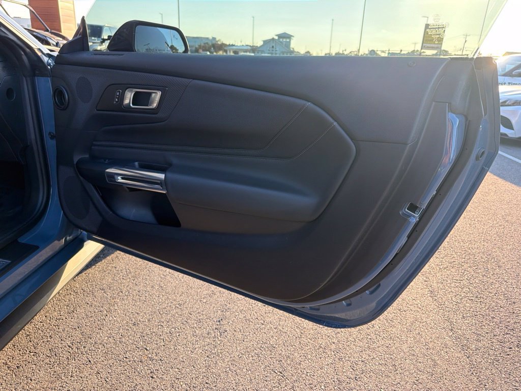 Used 2025 Ford Mustang GT Premium RWD image 14