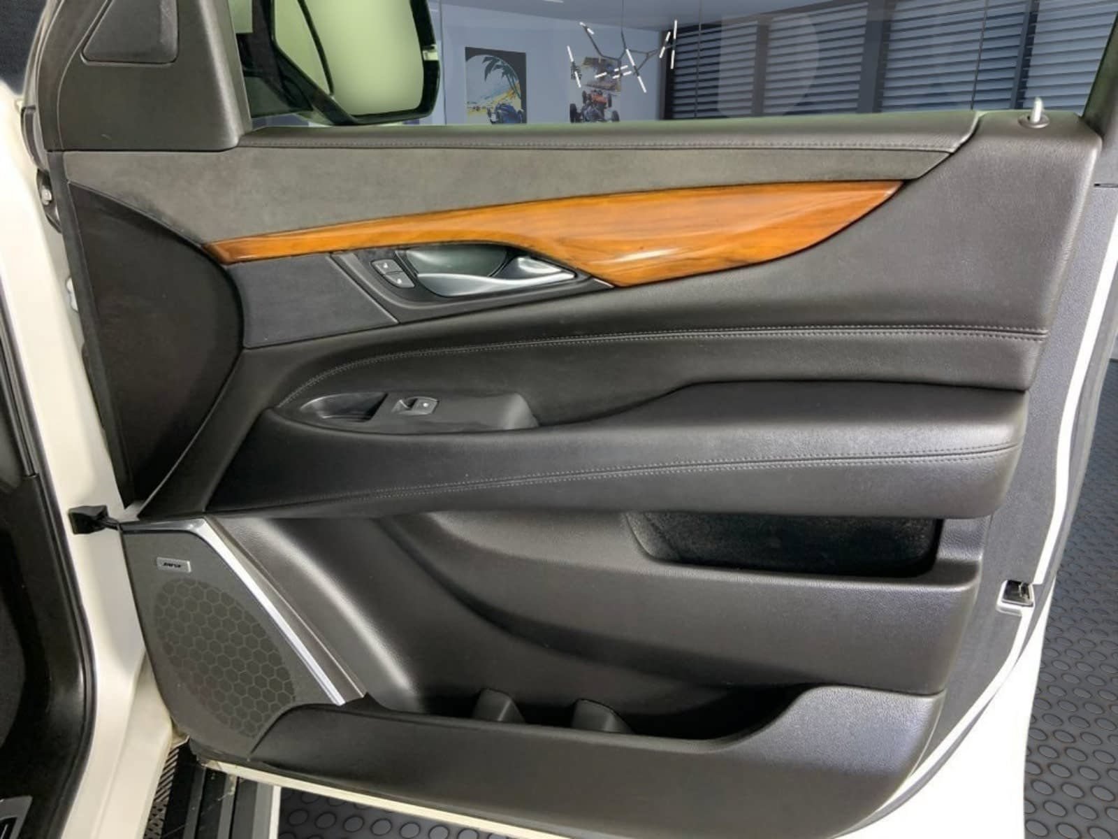 Used 2017 Cadillac Escalade Premium Luxury AWD/4WD image 19