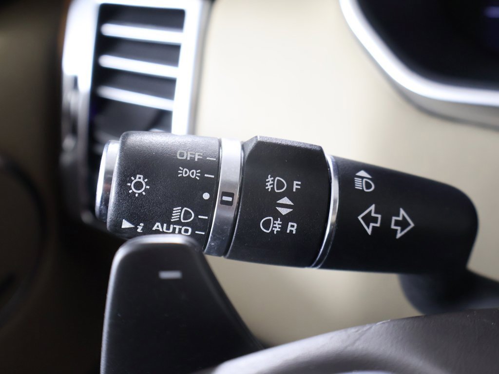 Used 2020 Land Rover Range Rover HSE image 46