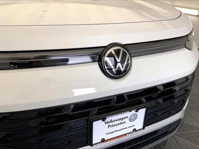 Certified 2025 Volkswagen Tiguan S w/ 18" Wheel Package image 29