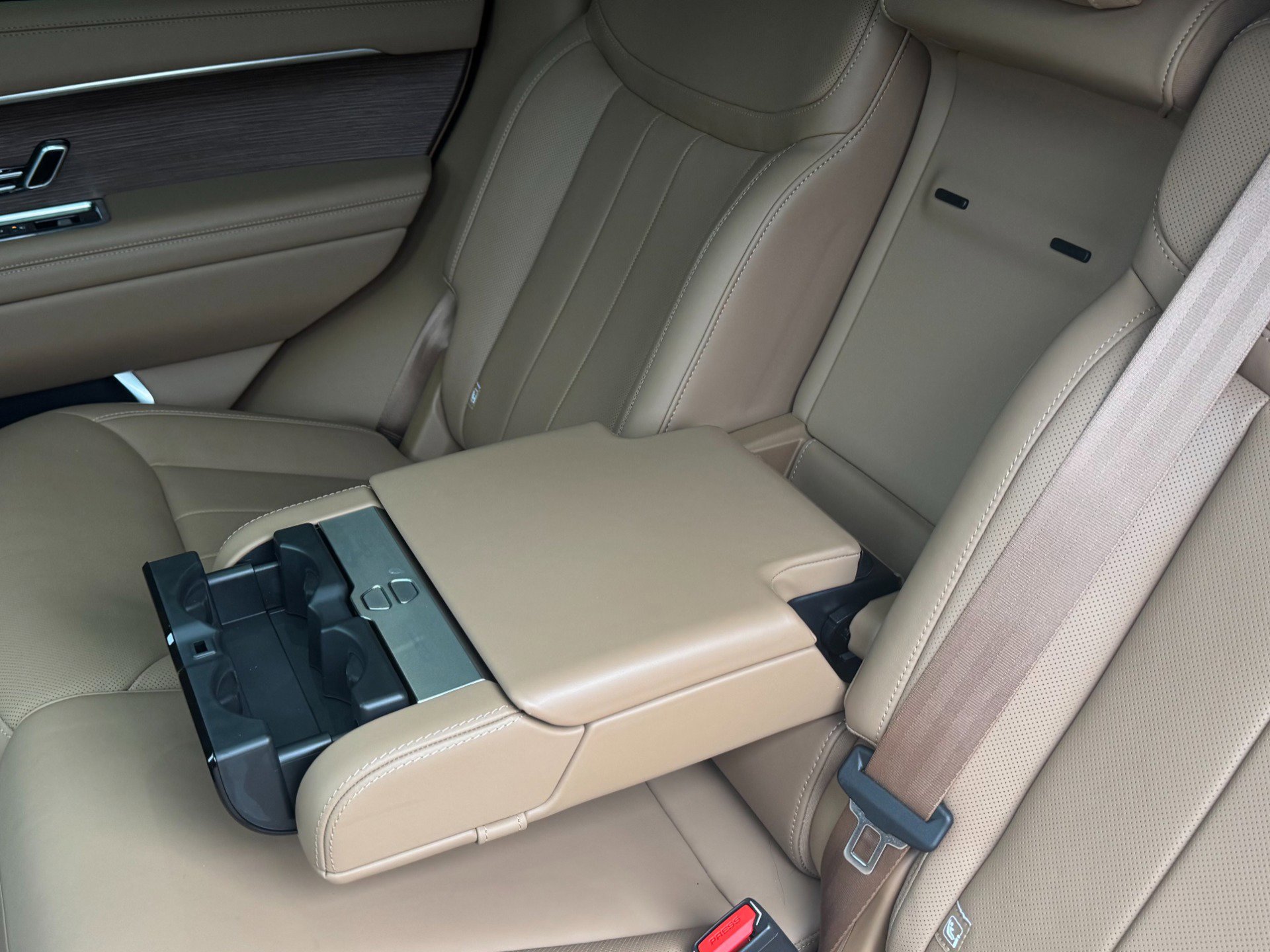 Used 2024 Land Rover Range Rover Long Wheelbase Autobiography image 49