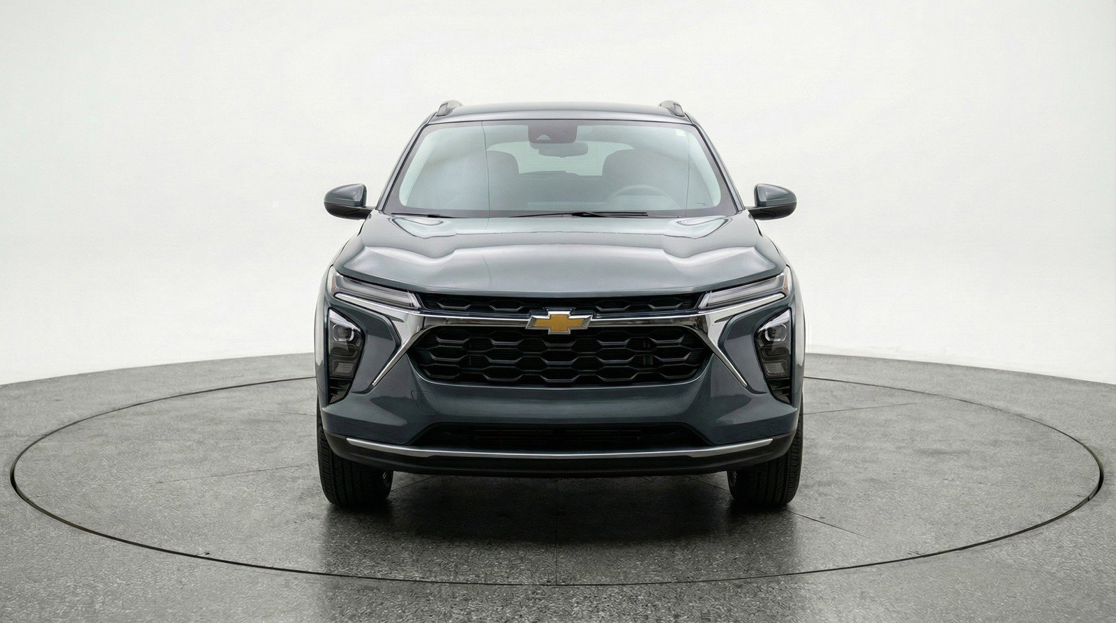 Used 2025 Chevrolet Trax LT image 2