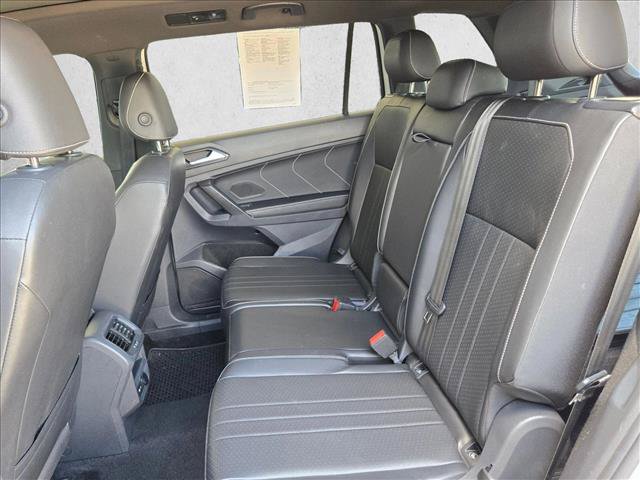Used 2024 Volkswagen Tiguan SE R-Line FWD image 17