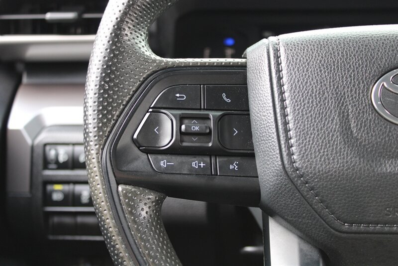 Used 2024 Toyota Tacoma SR5 AWD/4WD image 21