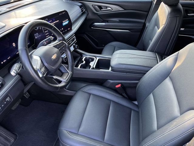 Used 2025 Chevrolet Traverse LT AWD/4WD image 28