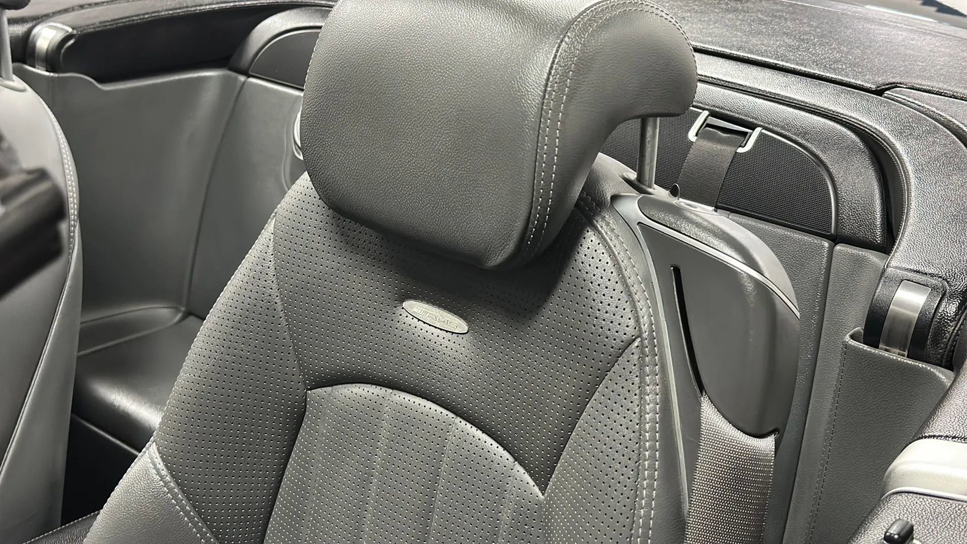 Used 2004 Mercedes-Benz SL 55 AMG image 27