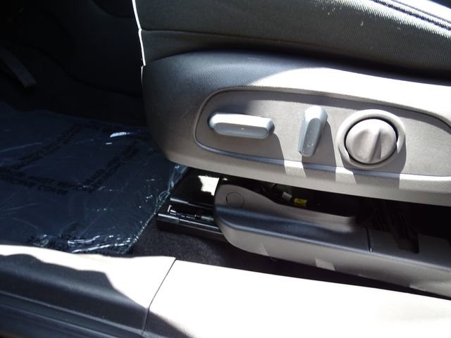 Used 2023 Chevrolet TrailBlazer LT FWD image 22