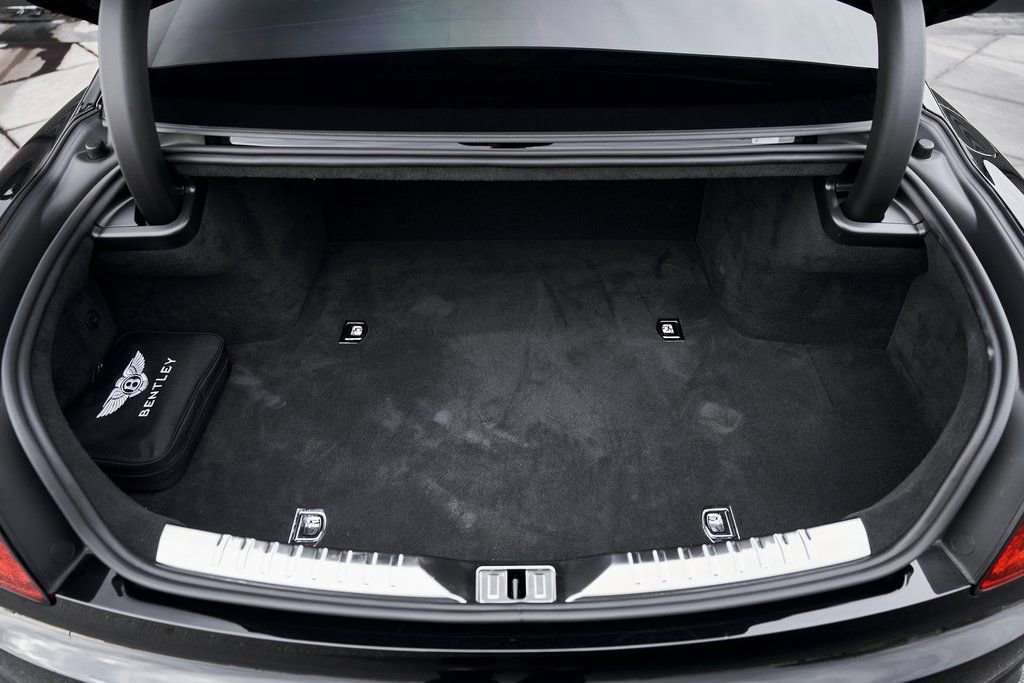 Used 2025 Bentley Flying Spur Plug-In Hybrid image 19