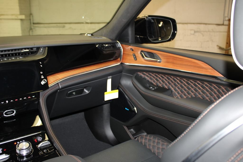 New 2026 Jeep Grand Cherokee Summit w/ MOPAR Finishing Package AWD/4WD image 37