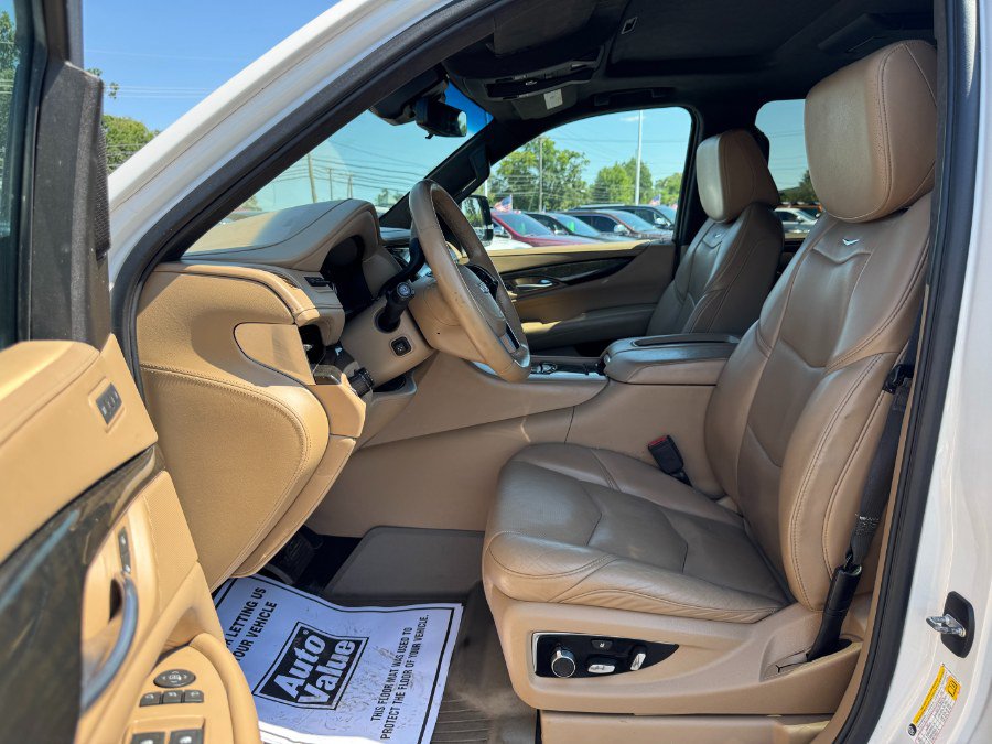 Used 2018 Cadillac Escalade Platinum AWD/4WD image 15