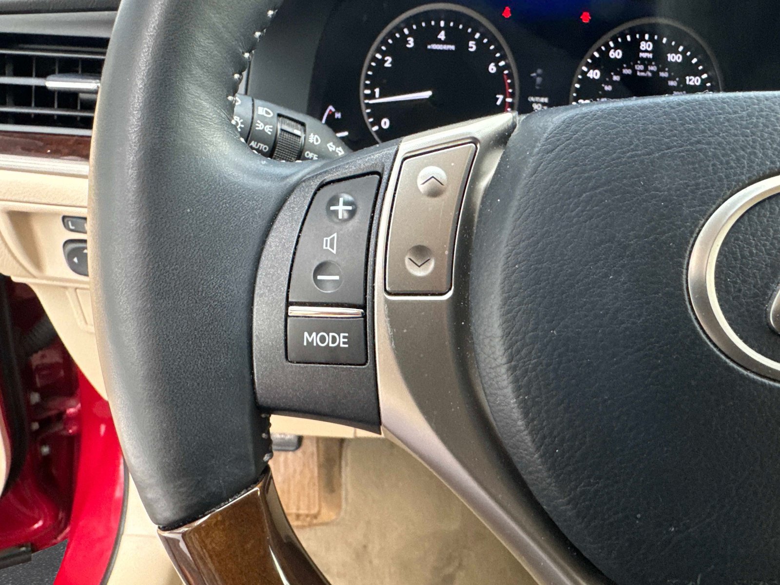 Used 2015 Lexus ES 350 w/ Luxury Package FWD image 30