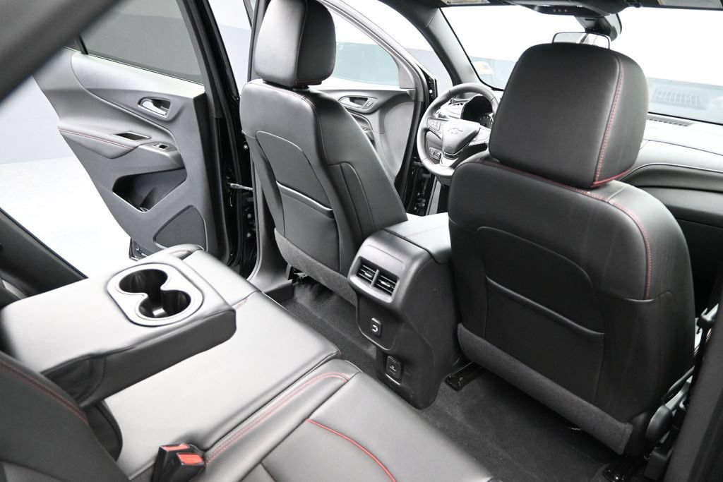 Used 2023 Chevrolet Equinox RS w/ RS Leather Package AWD/4WD image 19
