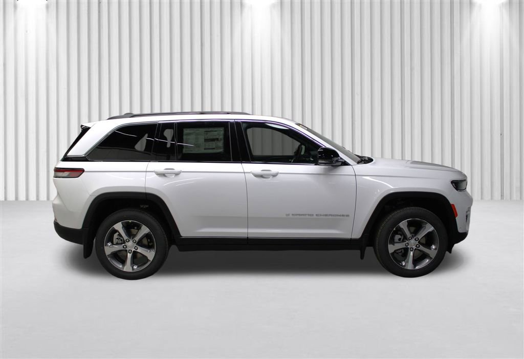 New 2025 Jeep Grand Cherokee Limited w/ Luxury Tech Group II image 2