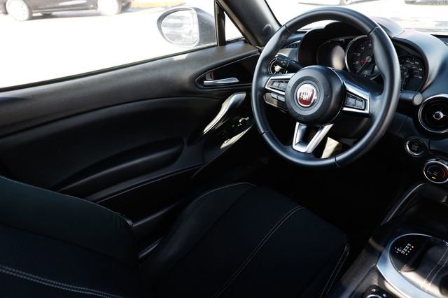 Used 2017 FIAT 124 Spider Classica image 15