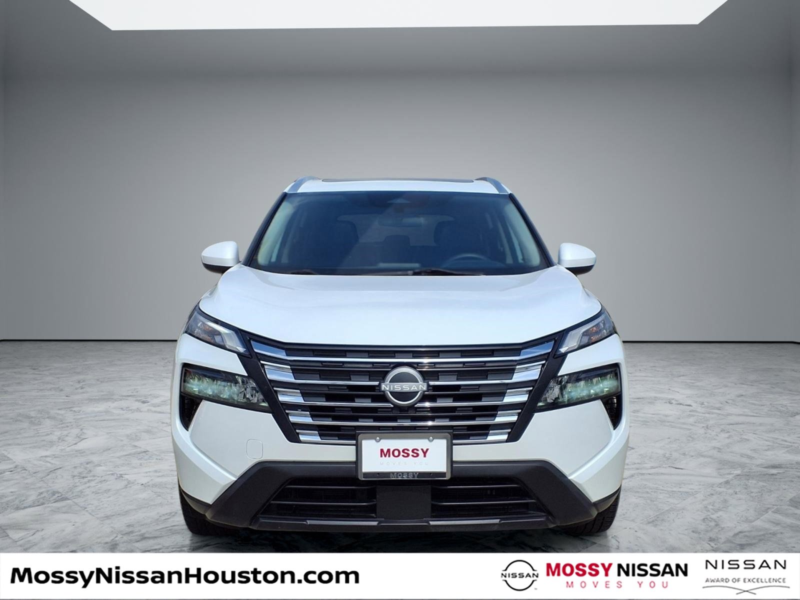 Used 2024 Nissan Rogue SV w/ SV Premium Package image 3