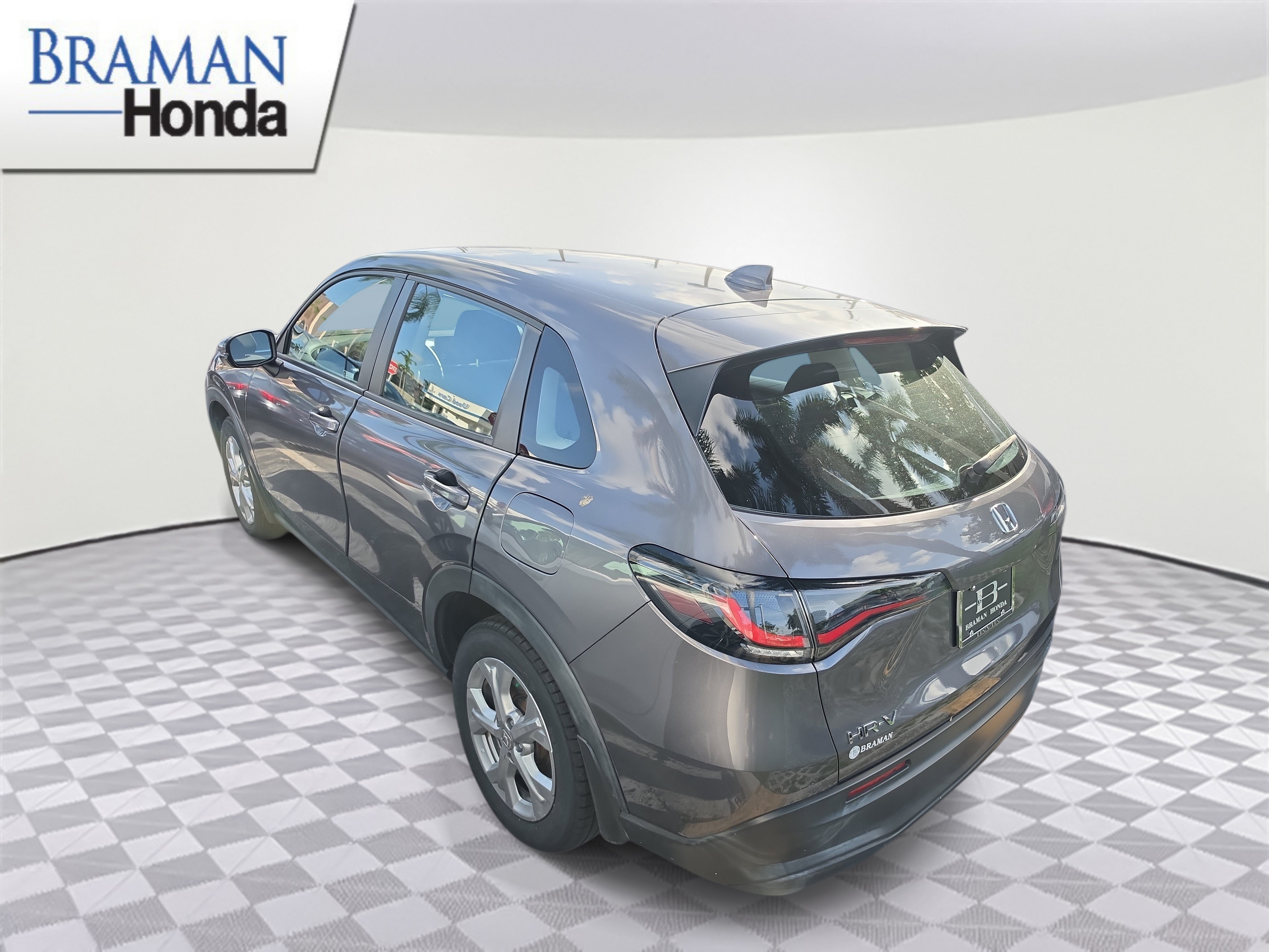 Certified 2024 Honda HR-V LX image 4