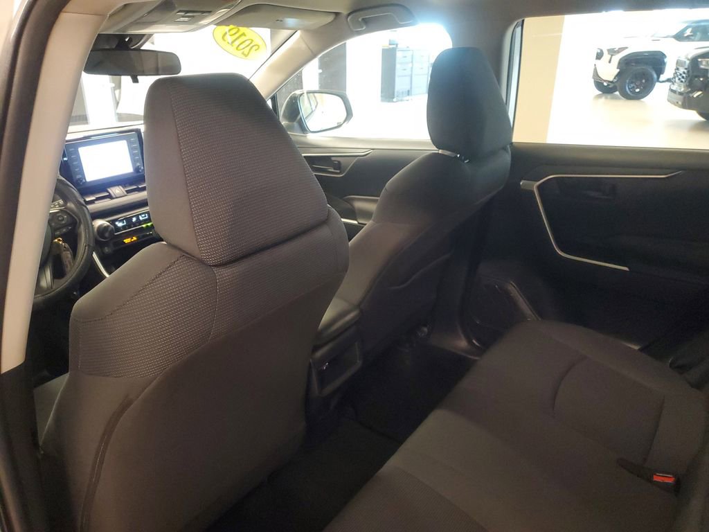 Used 2019 Toyota RAV4 LE image 11