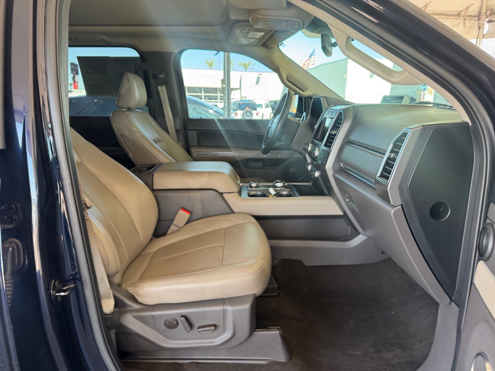 Used 2021 Ford Expedition XLT AWD/4WD image 33