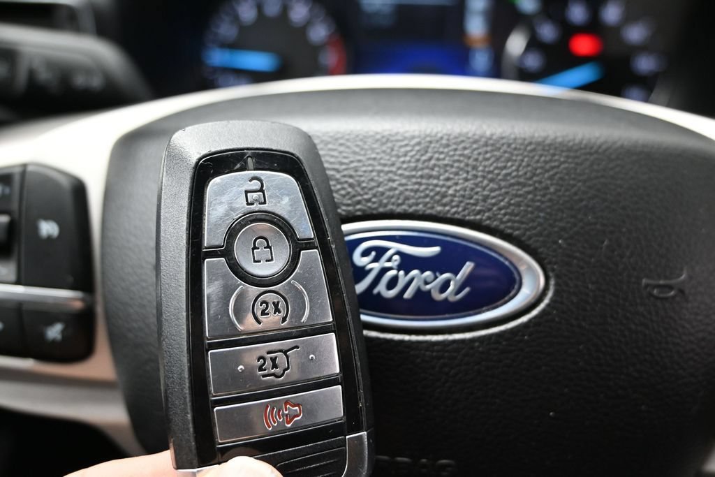 Used 2023 Ford Explorer XLT w/ Equipment Group 202A AWD/4WD image 39
