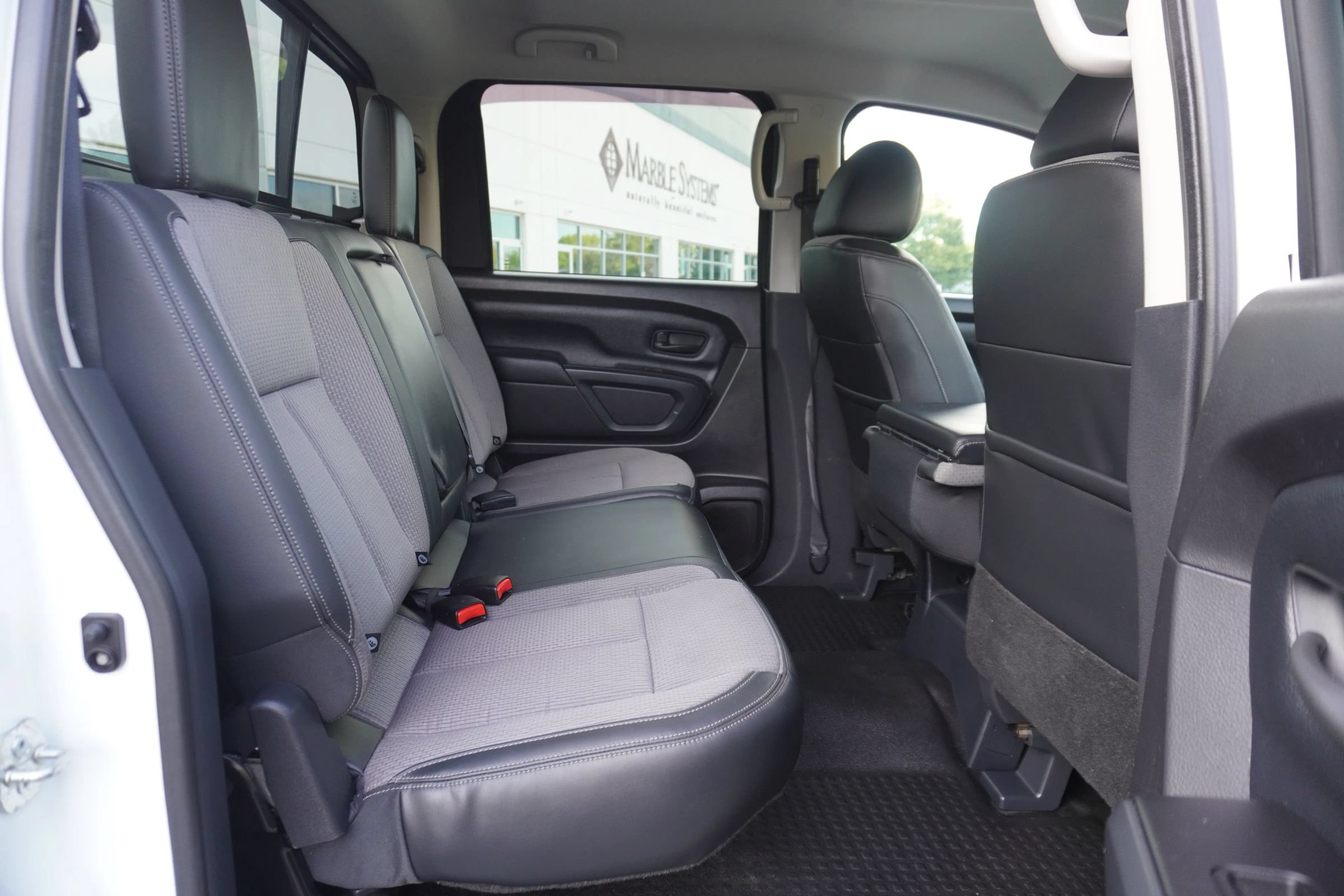 Used 2017 Nissan Titan S AWD/4WD image 11