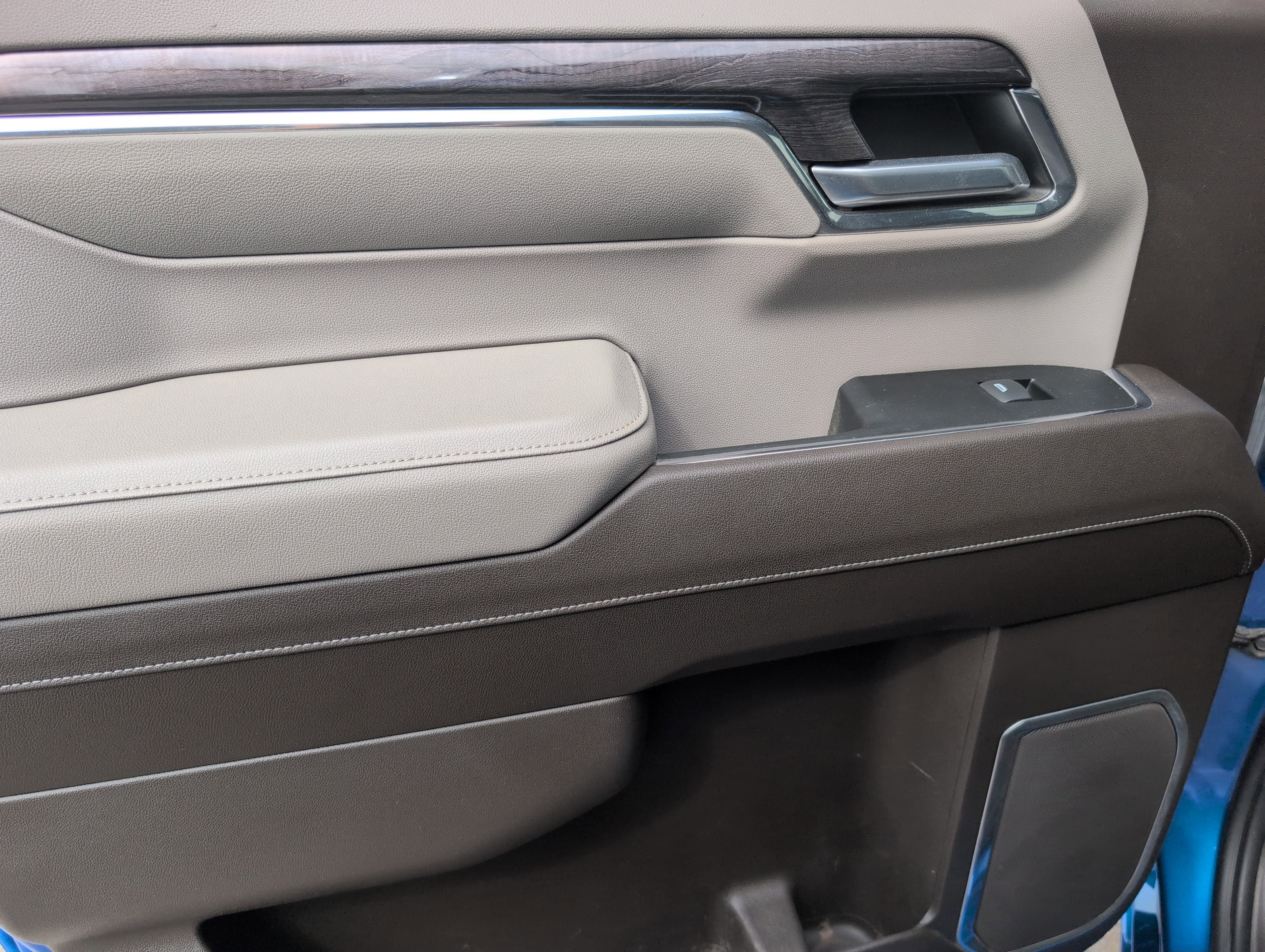 Used 2023 Chevrolet Silverado 1500 LTZ image 34