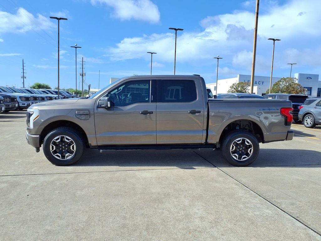 Used 2023 Ford F150 Lightning XLT AWD/4WD image 3