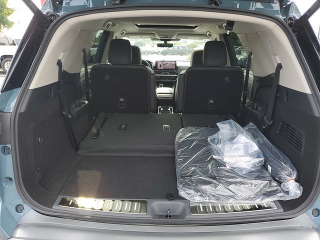 New 2026 Nissan Pathfinder SL w/ SL Premium Package FWD image 11