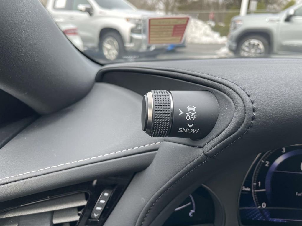 Used 2020 Lexus LS 500 w/ Accessory Package (Z2) image 35