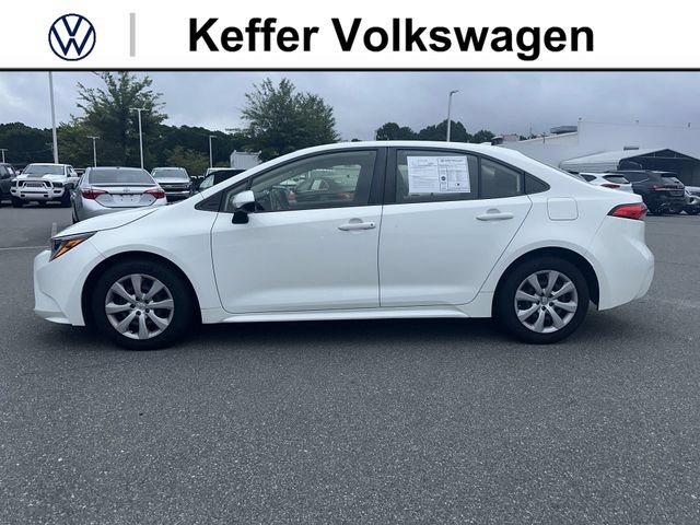Used 2020 Toyota Corolla LE FWD image 2