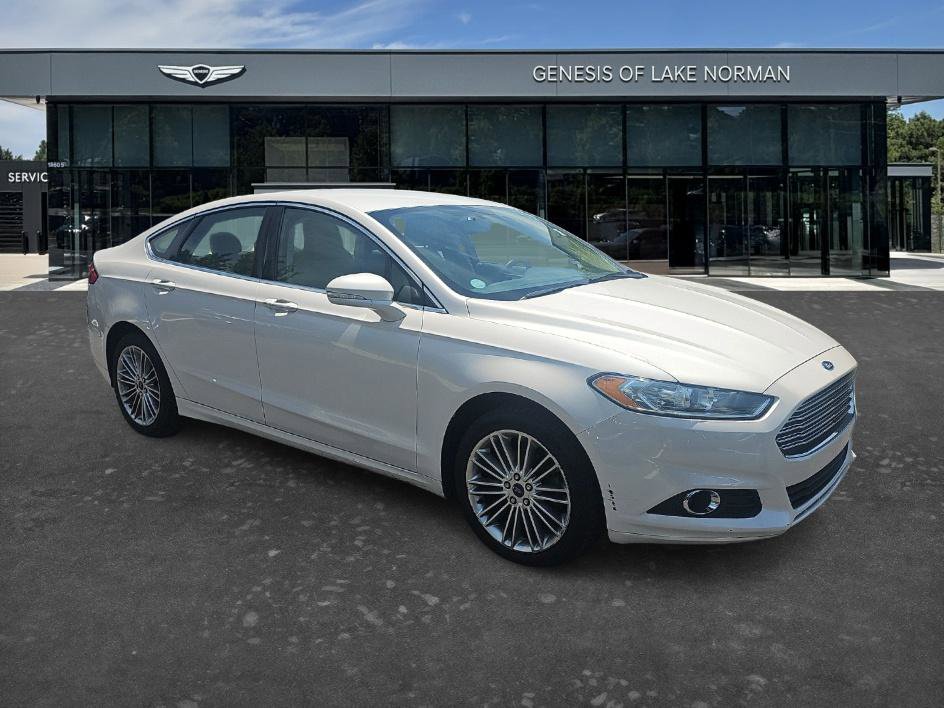 Used 2016 Ford Fusion SE w/ Equipment Group 202A AWD/4WD image 3