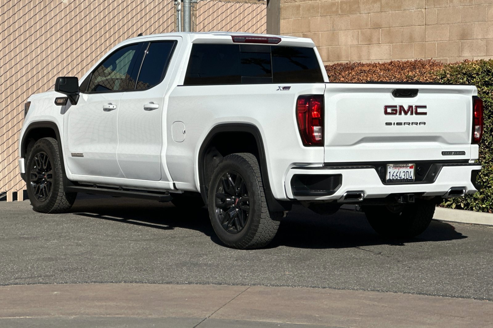 Certified 2023 GMC Sierra 1500 Elevation w/ Preferred Package AWD/4WD image 6
