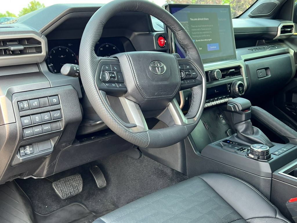 Used 2025 Toyota Tacoma TRD Off-Road w/ TRD Off Road Premium Package AWD/4WD image 25