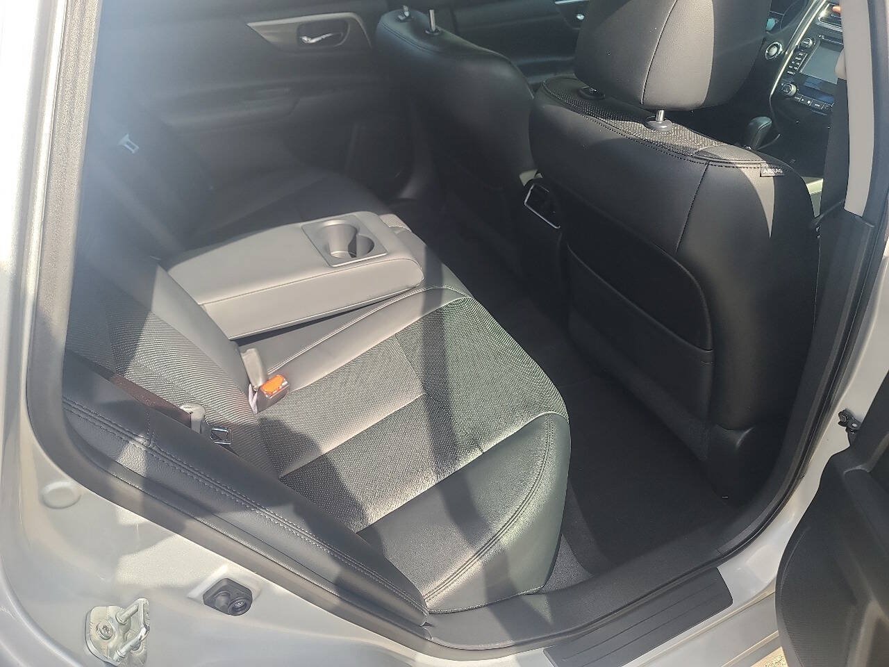 Used 2015 Nissan Altima 3.5 SL FWD image 15