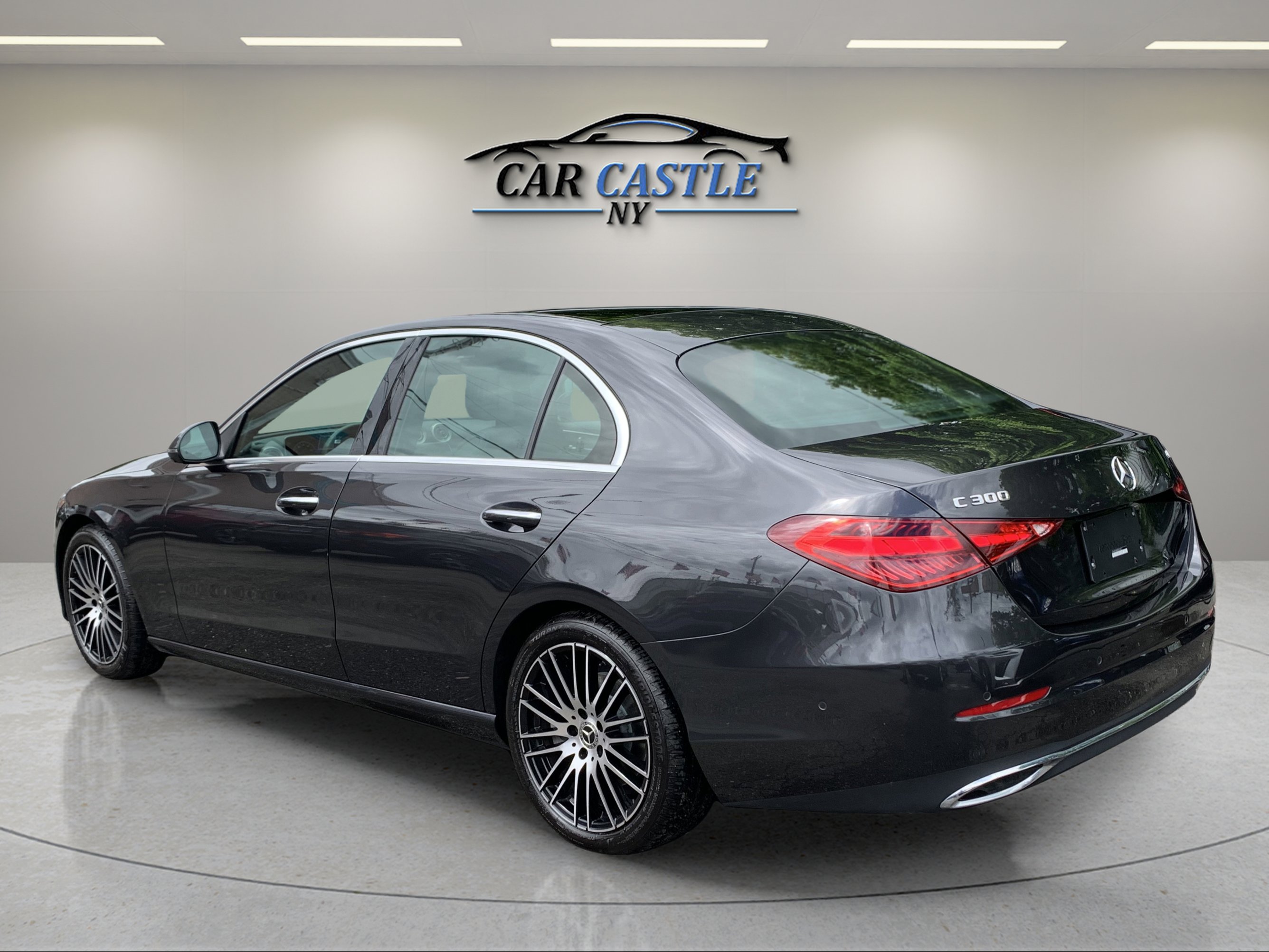 Used 2022 Mercedes-Benz C 300 4MATIC Sedan w/ Exclusive Trim Package image 11