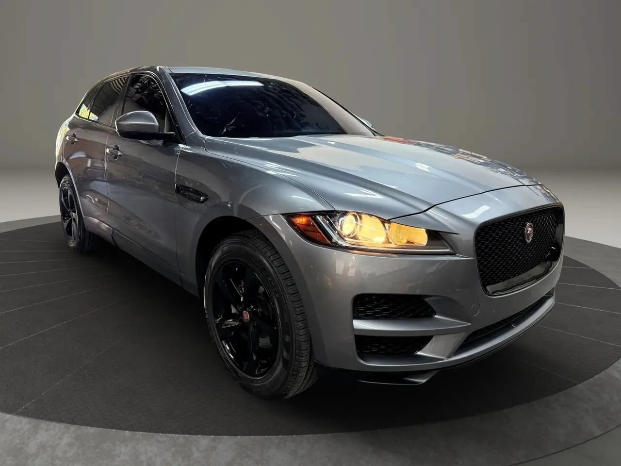 Used 2020 Jaguar F-PACE Premium AWD/4WD image 3