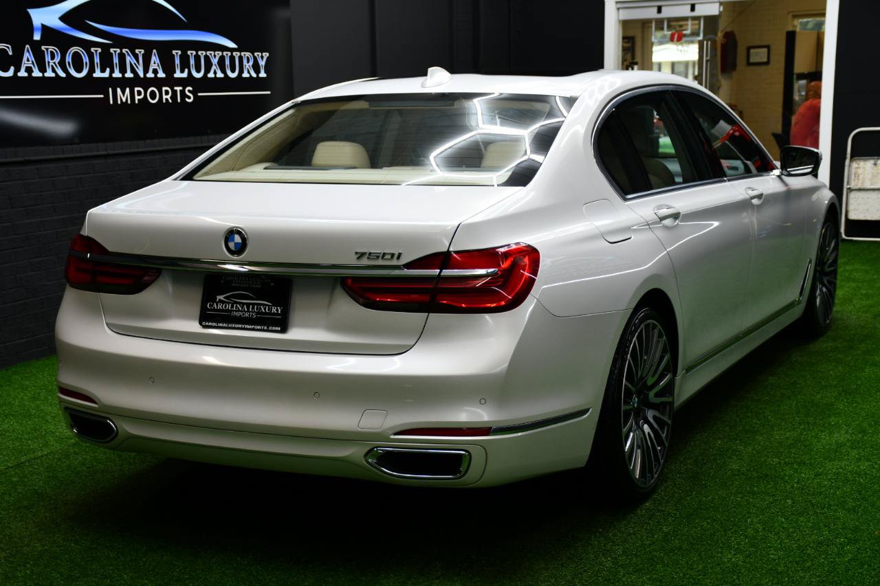 Used 2016 BMW 750i RWD image 11