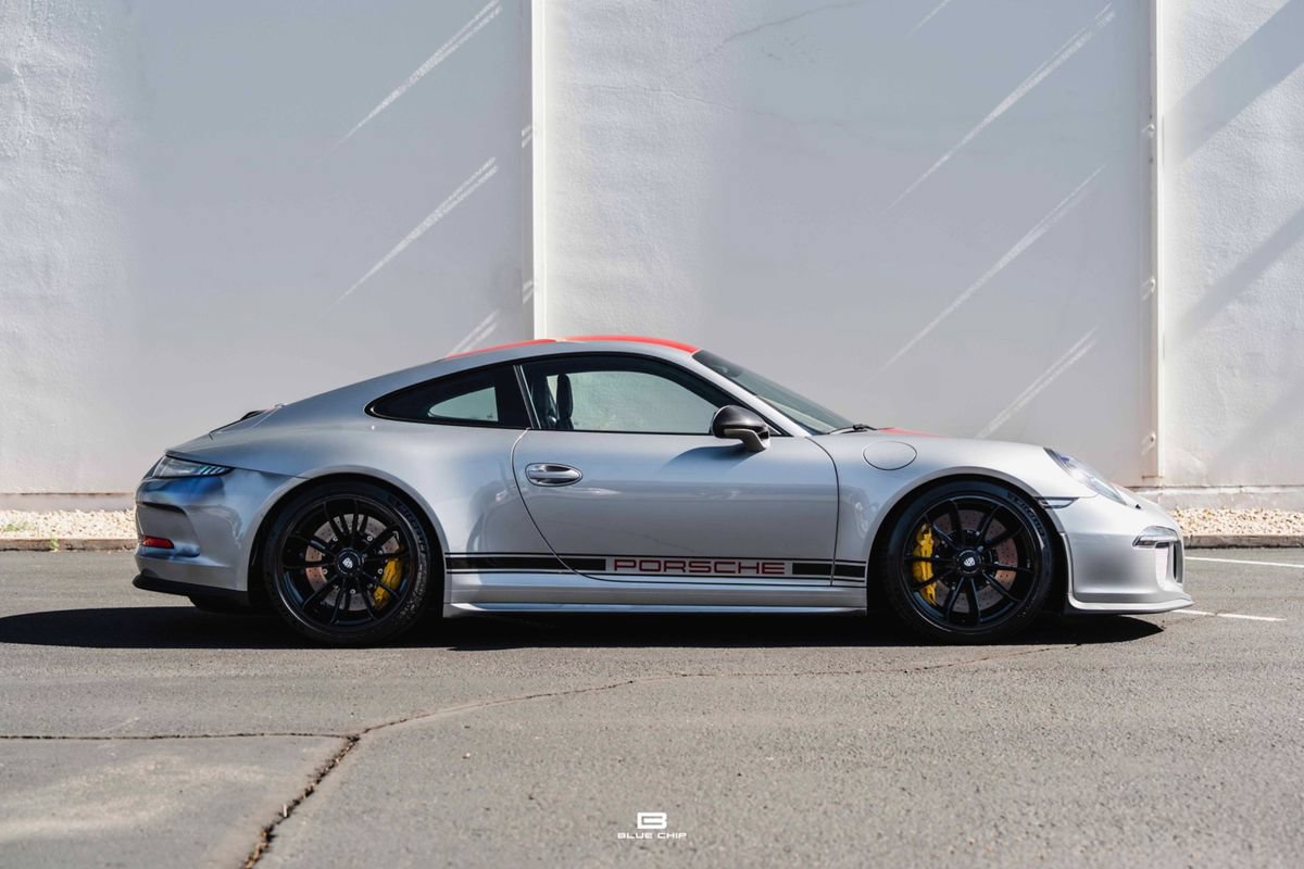 Used 2016 Porsche 911 R RWD image 2