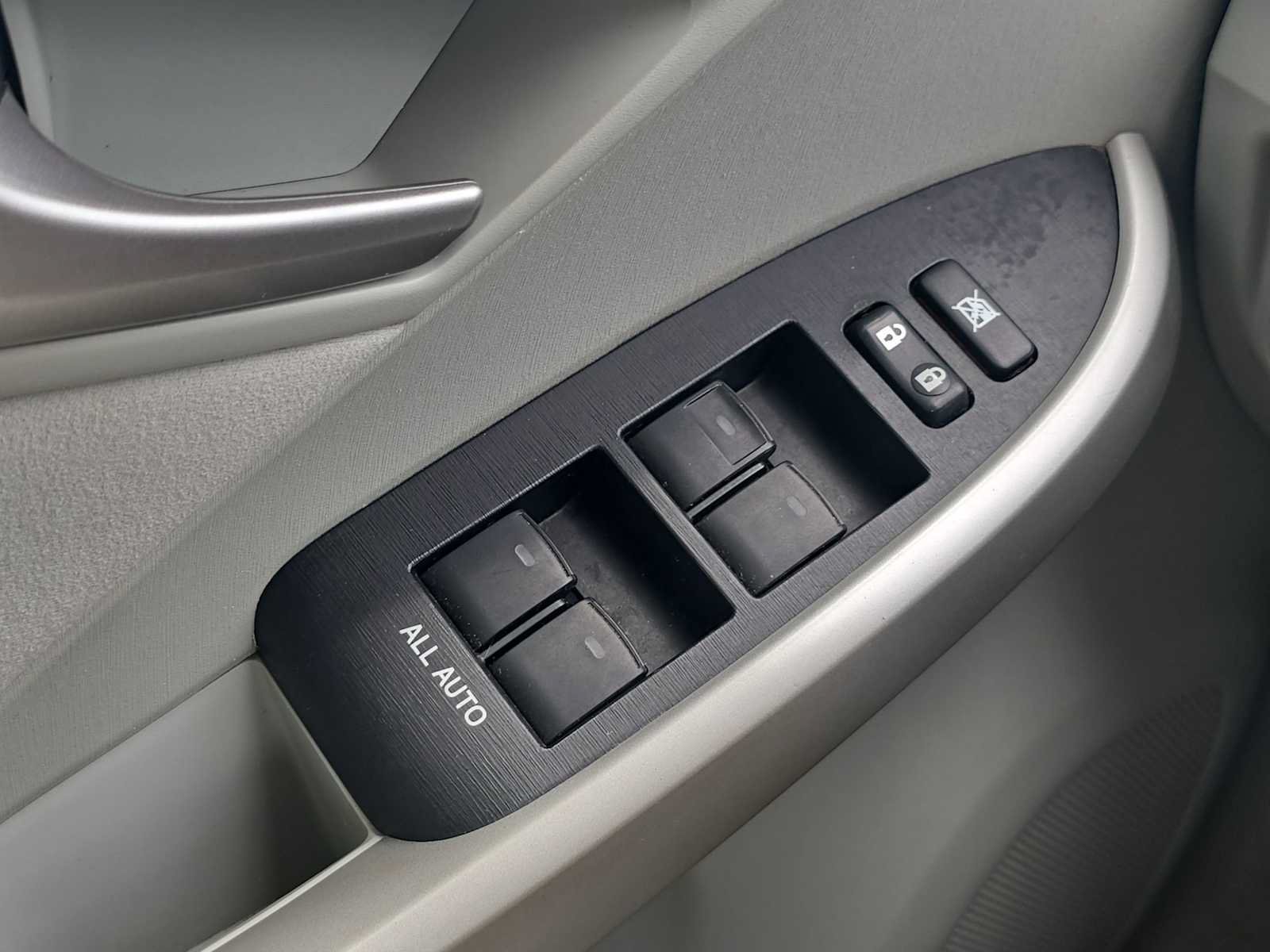 Used 2013 Toyota Prius Two FWD image 16