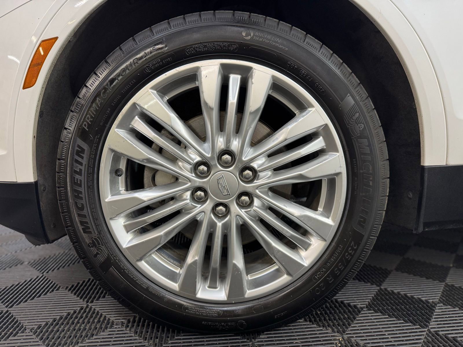 Used 2018 Cadillac XT5 Premium Luxury image 9