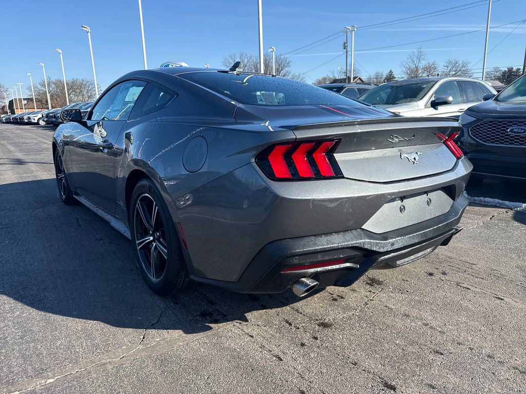 Used 2025 Ford Mustang Premium image 9