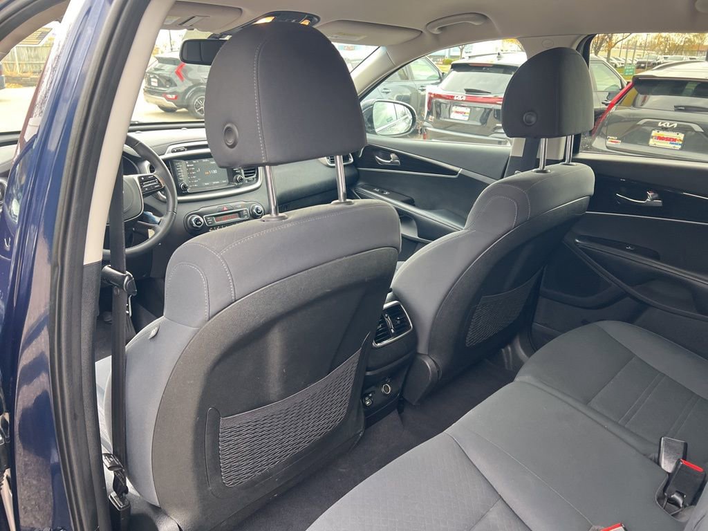Certified 2019 Kia Sorento LX w/ LX Convenience Package image 9