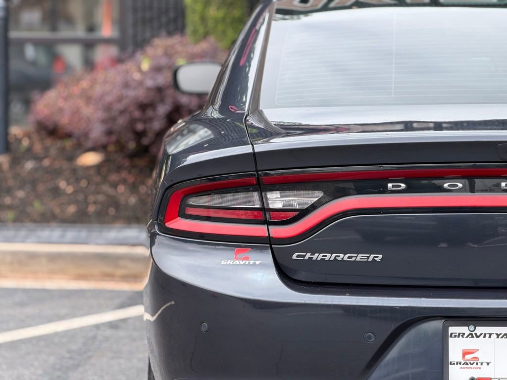 Used 2019 Dodge Charger SXT RWD image 14