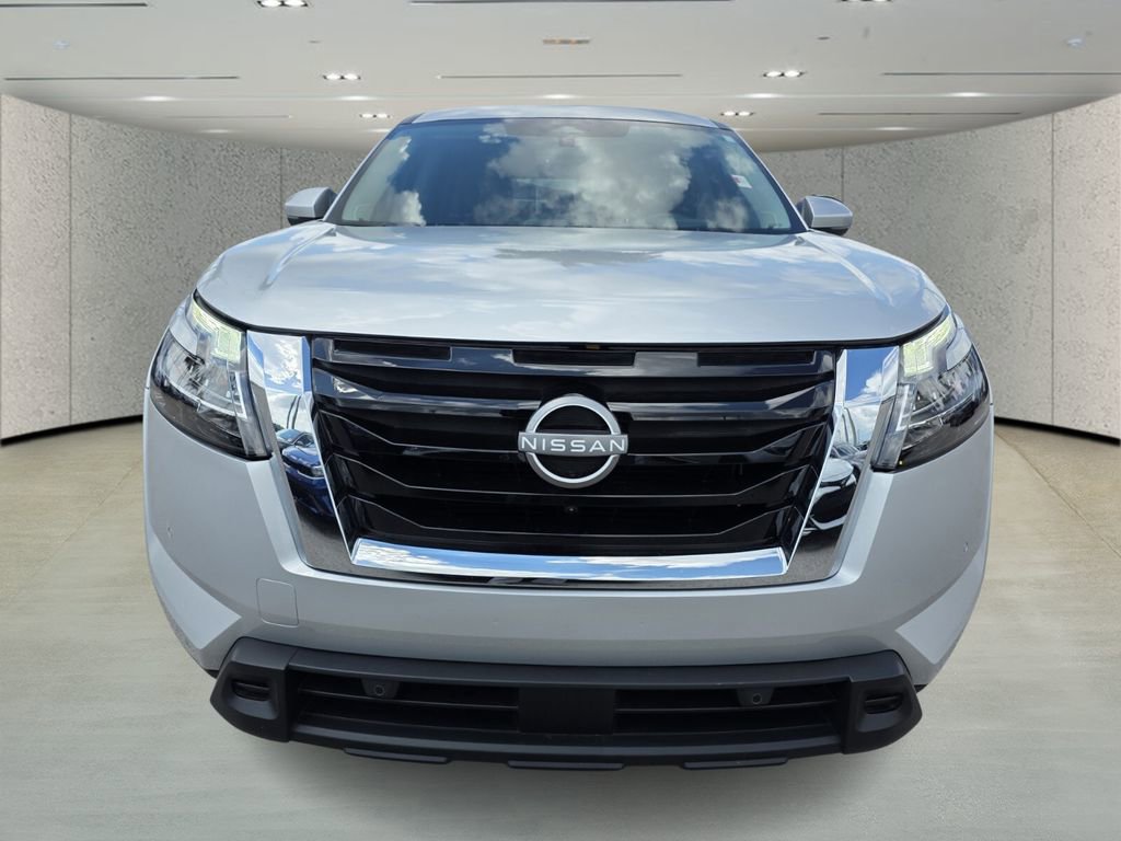 Used 2024 Nissan Pathfinder Platinum w/ Cargo Package image 8