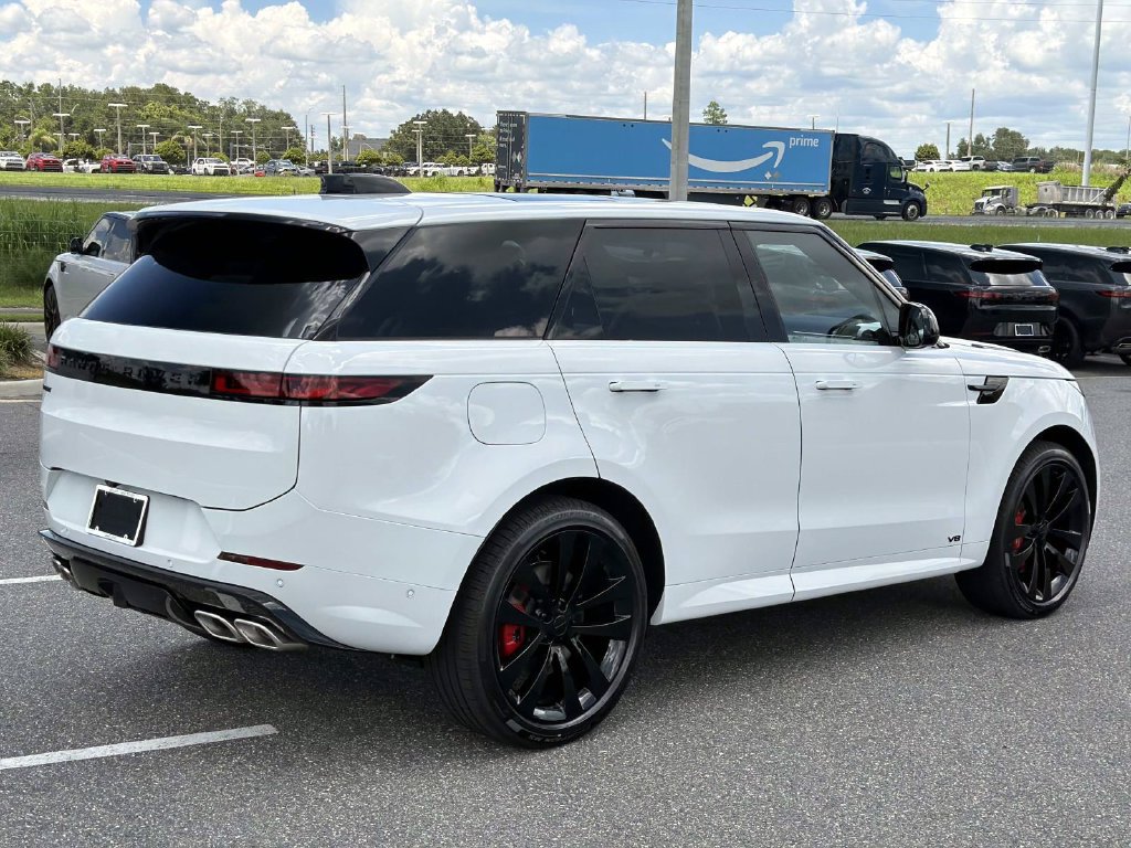 New 2026 Land Rover Range Rover Sport Dynamic SE AWD/4WD image 5