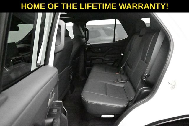 Used 2025 Toyota 4Runner Limited AWD/4WD image 33