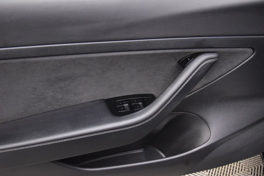 Used 2020 Tesla Model 3 Standard Range Plus RWD image 24