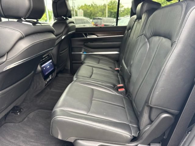 Used 2022 Jeep Grand Wagoneer Series I w/ Flexible Seating Group AWD/4WD image 21