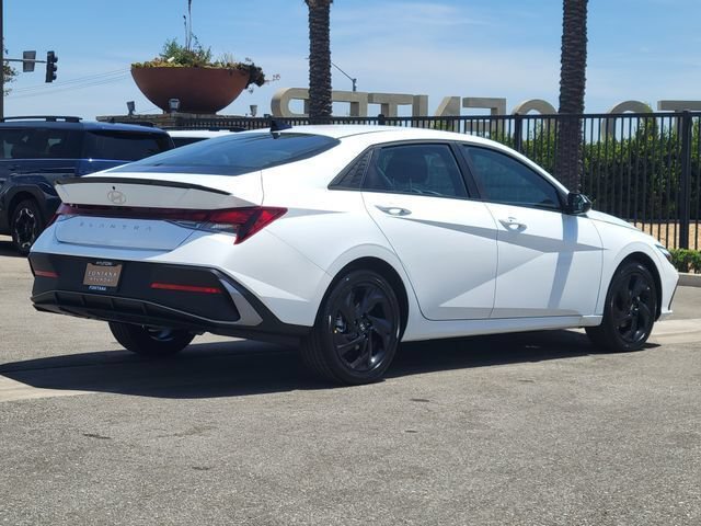 New 2026 Hyundai Elantra SEL Sport FWD image 4