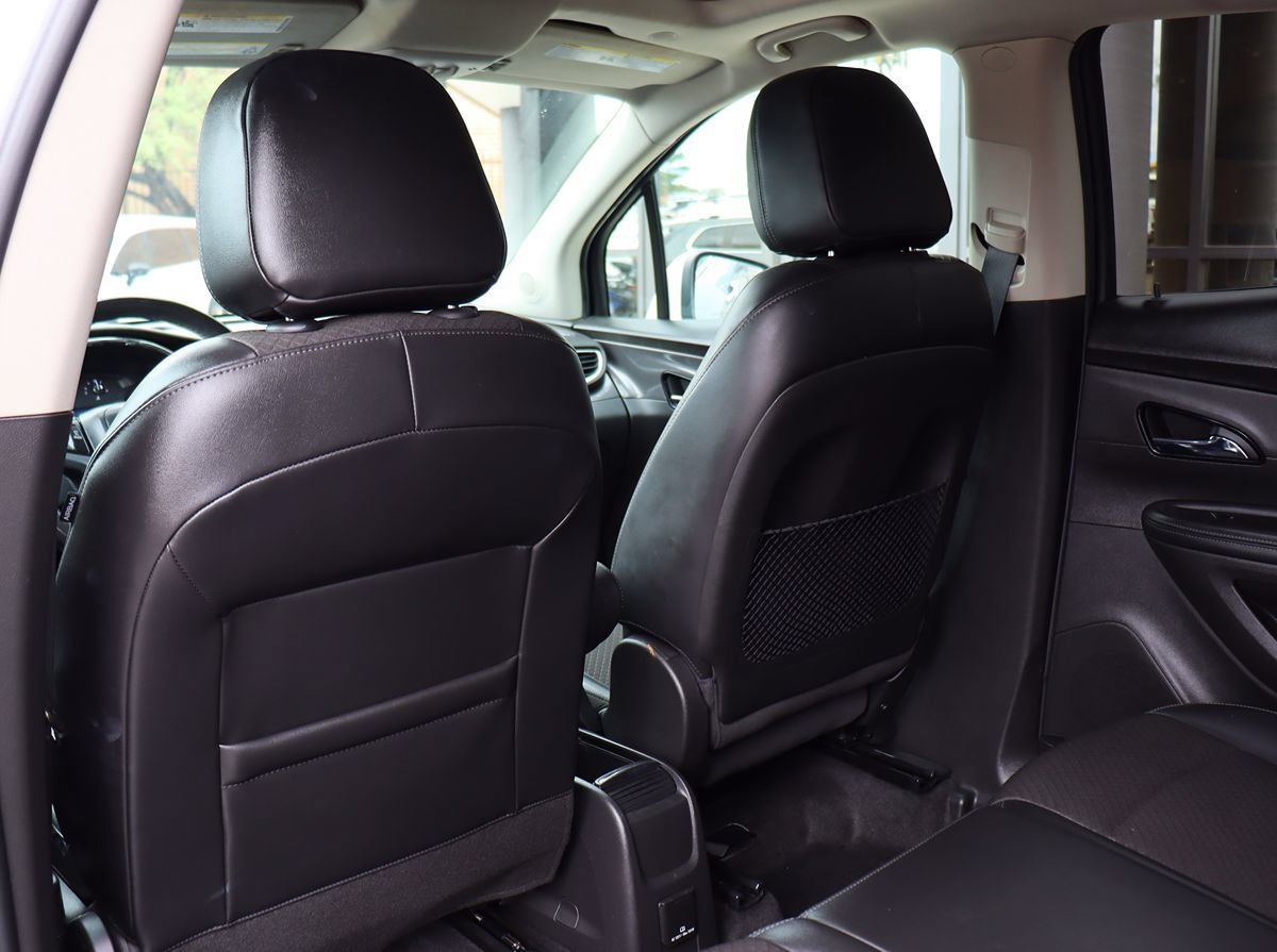 Used 2021 Buick Encore Preferred w/ Safety Package II FWD image 31